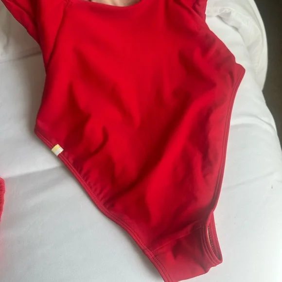 Summer Salt The Ruched Backflip One Piece Swimsuit red lava color size 4 - Picture 6 of 7